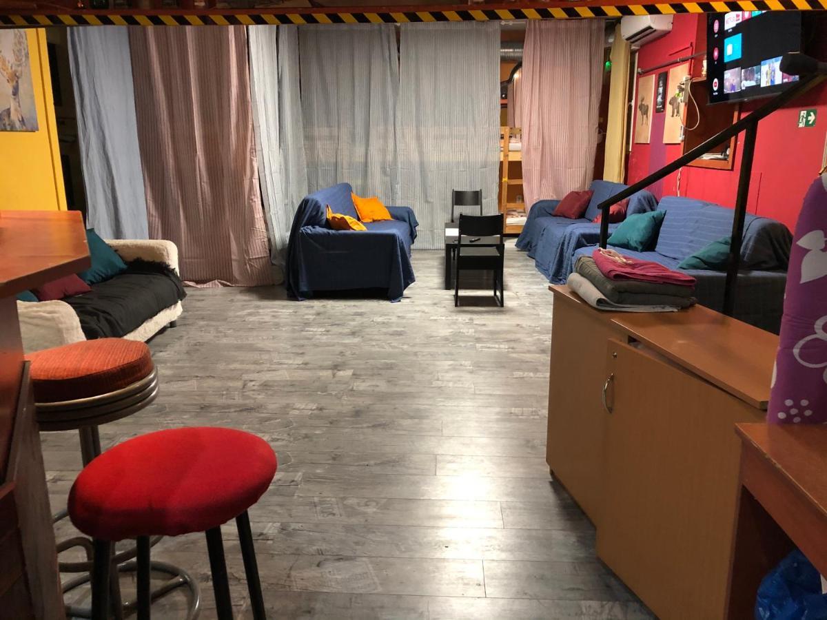 Apartamento Whole Basement Former Pub2 For Stag Do, Men's Cave Budapeste