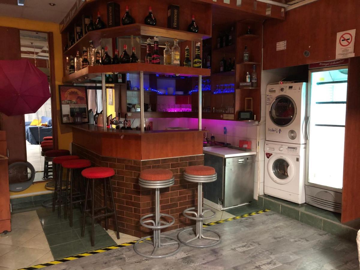 Apartamento Whole Basement Former Pub2 For Stag Do, Men's Cave *