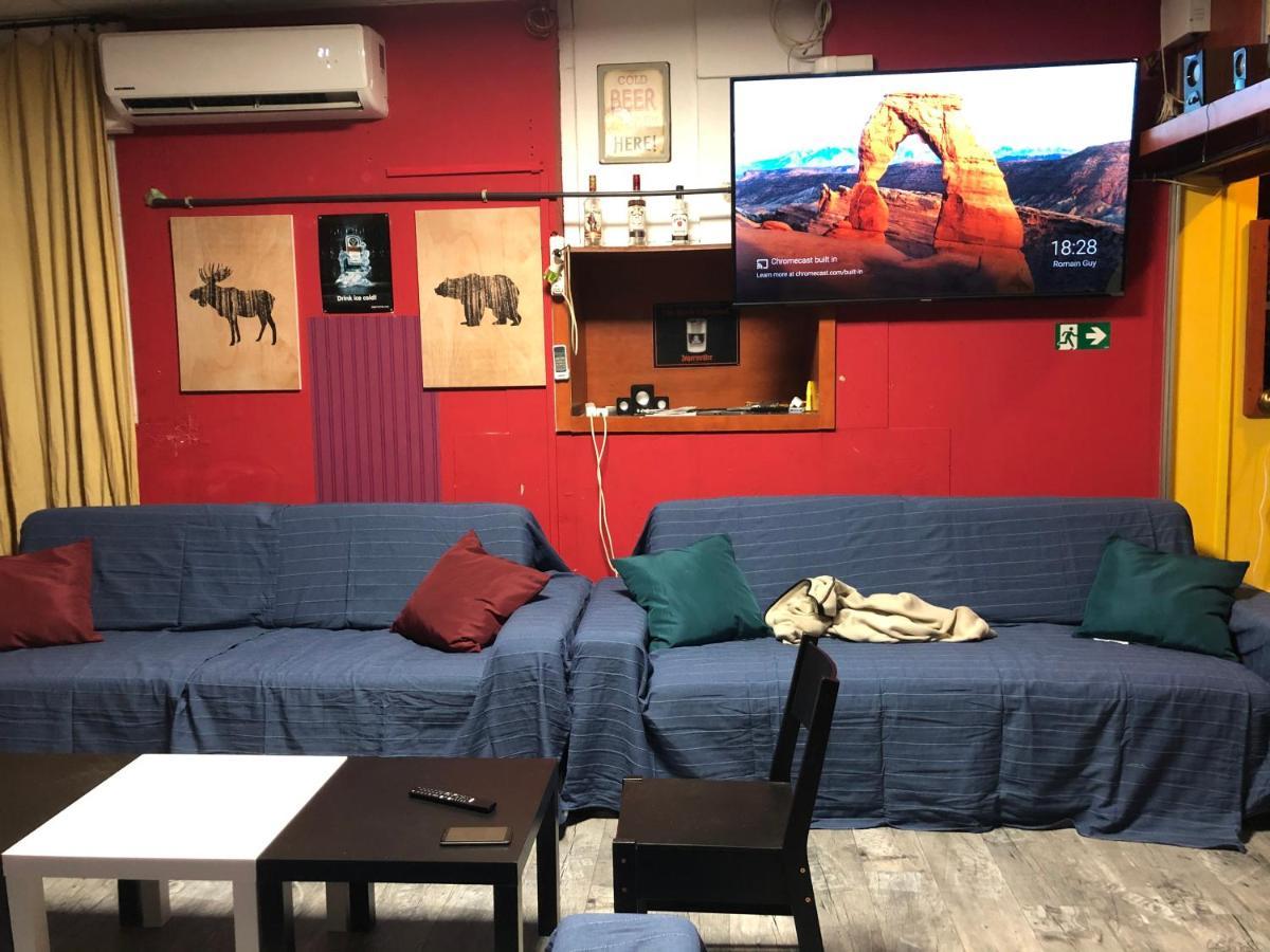 Whole Basement Former Pub2 For Stag Do, Men's Cave Apartamento Budapeste