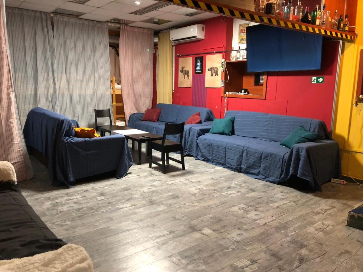 Whole Basement Former Pub2 For Stag Do, Men's Cave Apartamento Budapeste