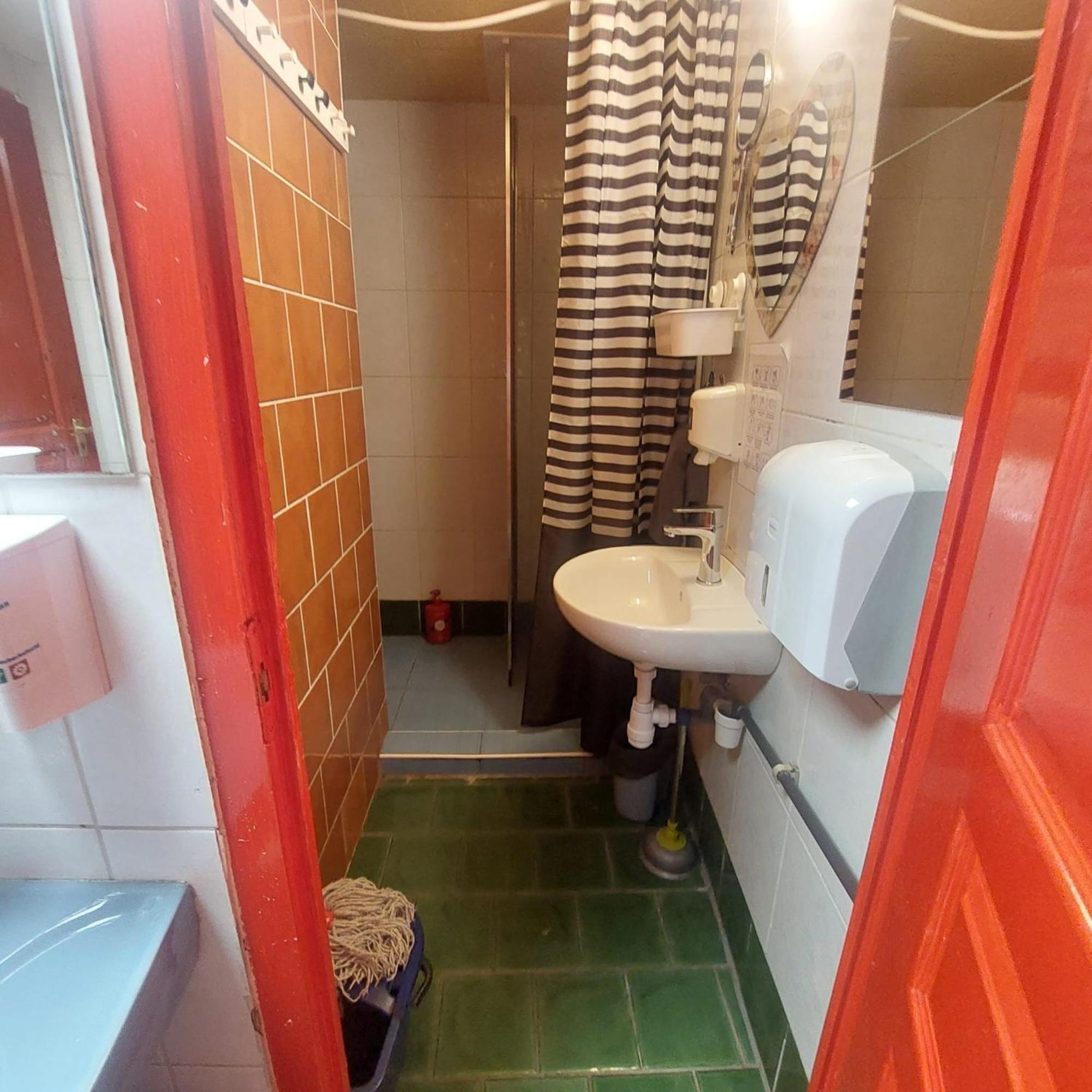 Apartamento Whole Basement Former Pub2 For Stag Do, Men's Cave *